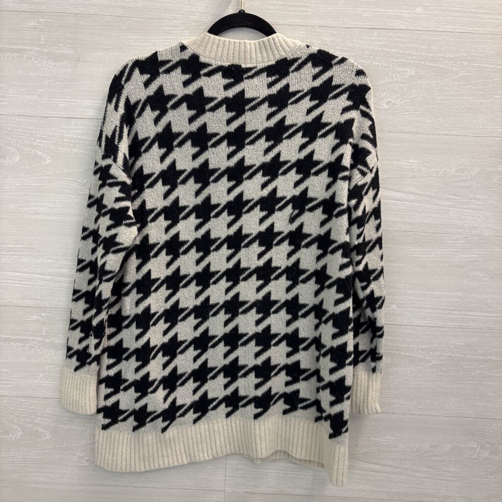 Lou & Grey Black and White Houndstooth Sweater Medium