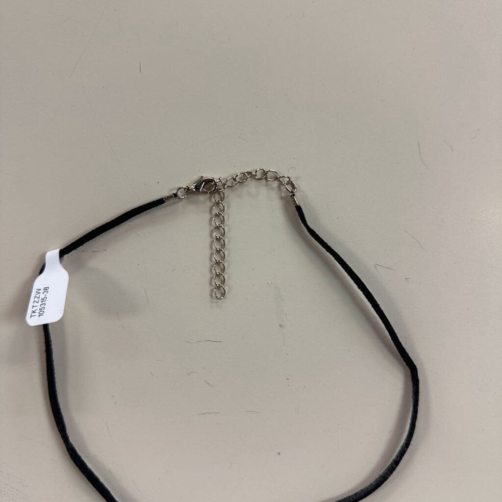 Black Choker With Star Necklace