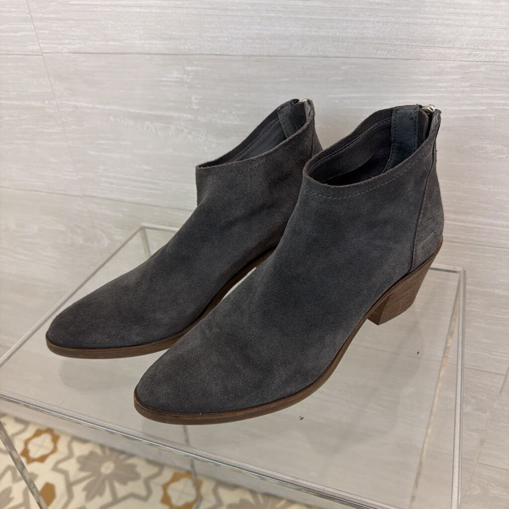 Dolce Vita Elisa Suede Booties 8.5