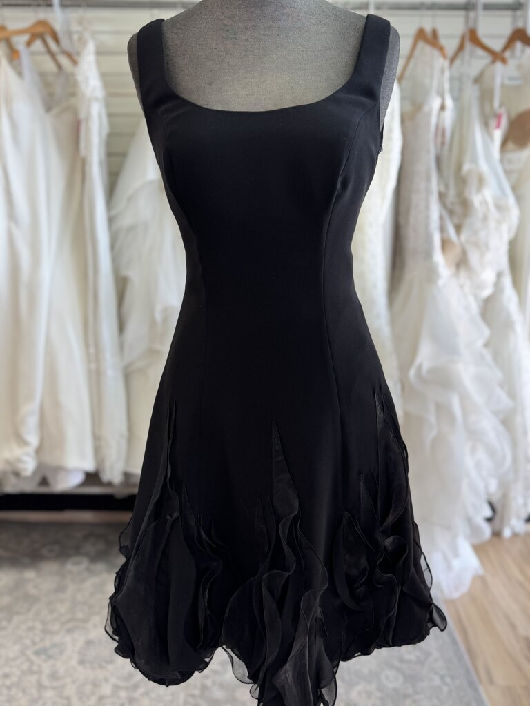 JS Boutique Black Ruffle Hem Short Formal Dress 8