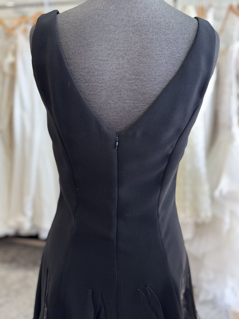 JS Boutique Black Ruffle Hem Short Formal Dress 8