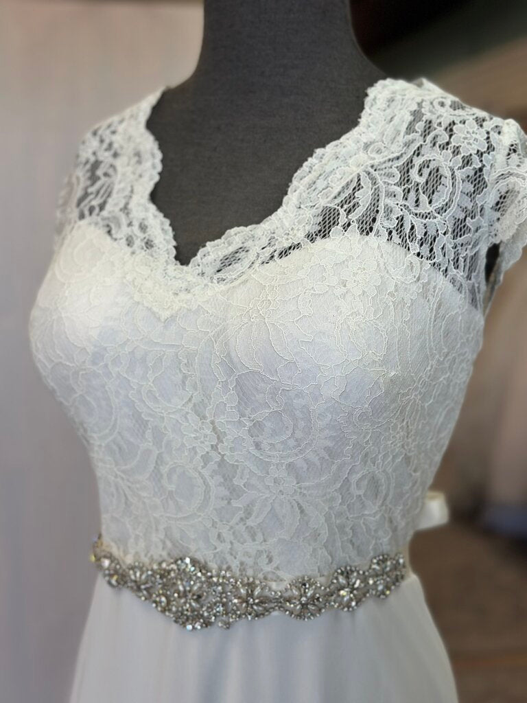 Dessy Collection Ivory Lace Short Sleeve Top Bridal Gown 14