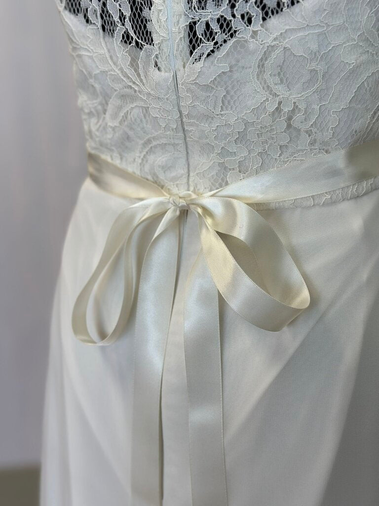 Dessy Collection Ivory Lace Short Sleeve Top Bridal Gown 14