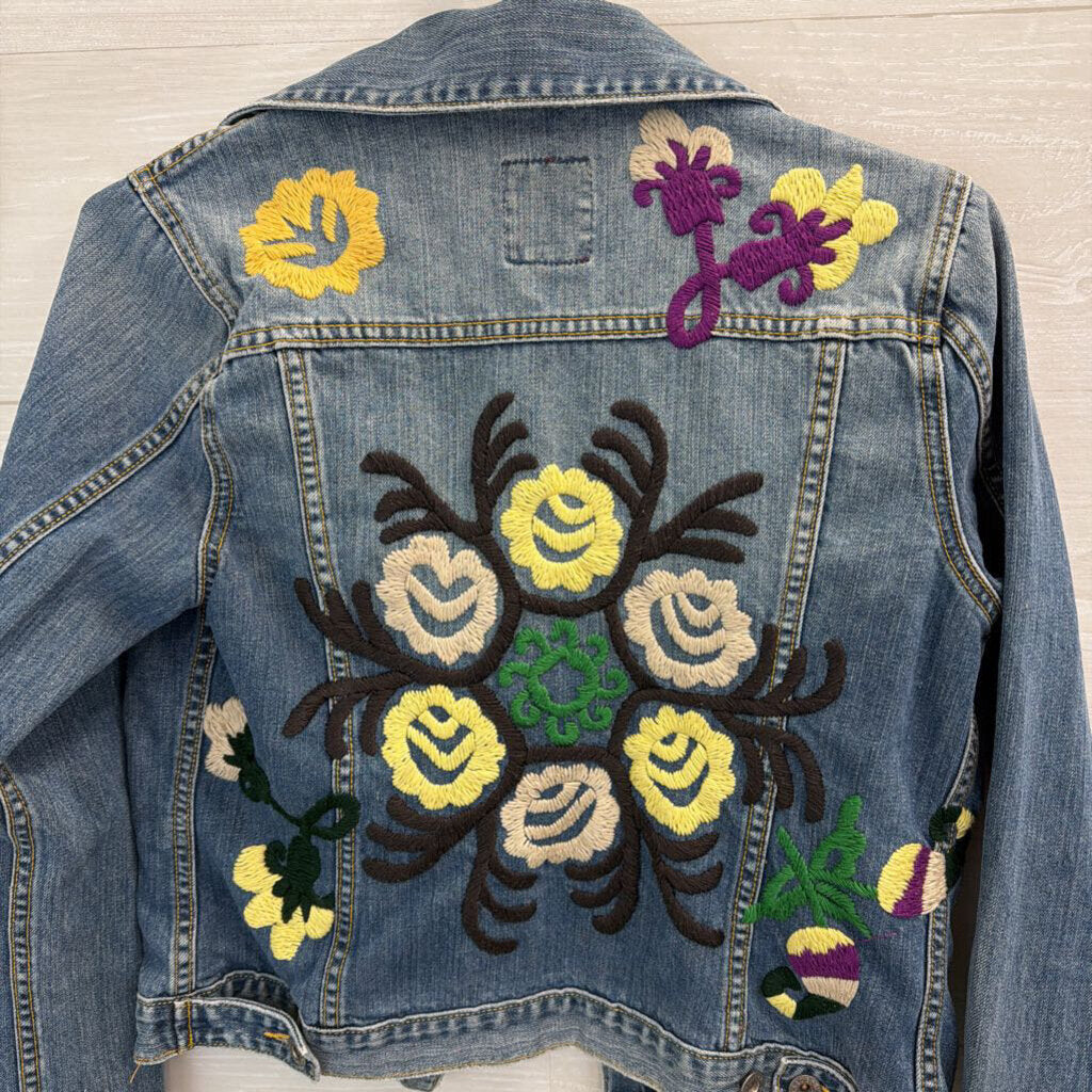 Lucky Brand Light Wash Embroidered Denim Jacket Medium