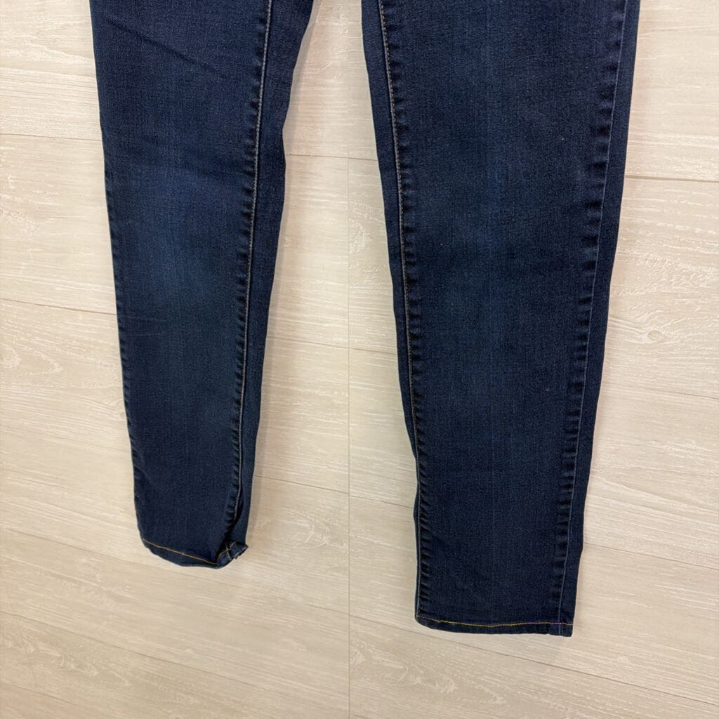 Levi Dark Wash 712 Slim Jeans 28