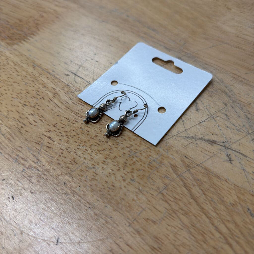 Silver/ Pearl Drop Earrings