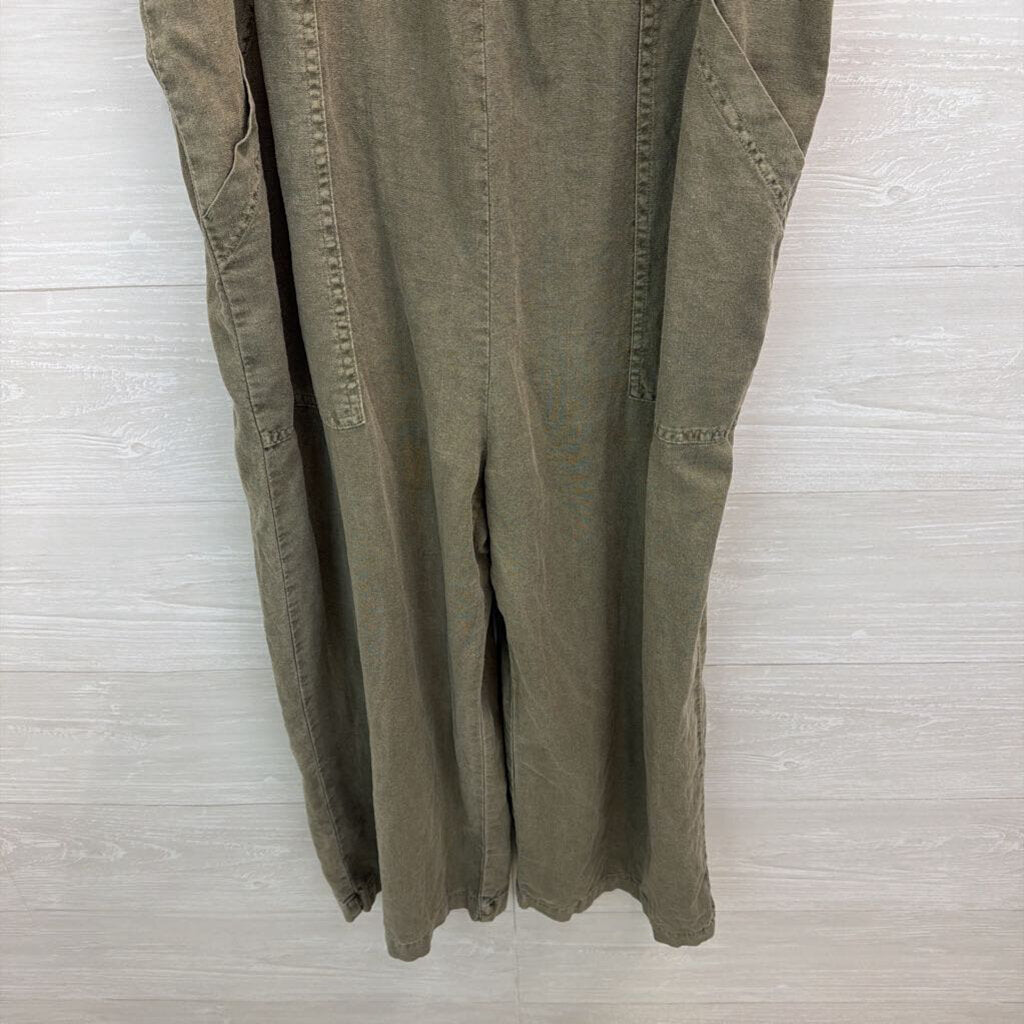Universal Thread Green Billowy Overall Jumpsuit Medium
