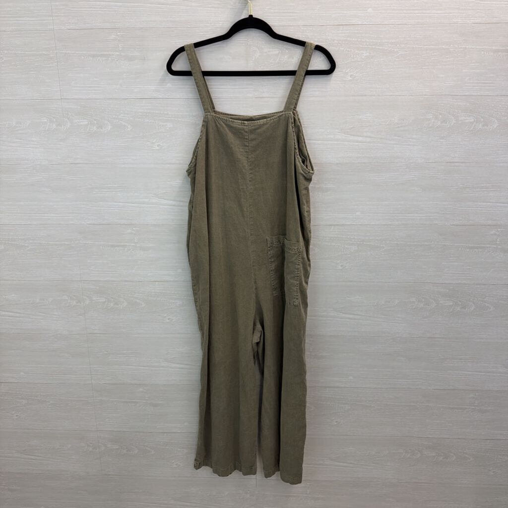 Universal Thread Green Billowy Overall Jumpsuit Medium