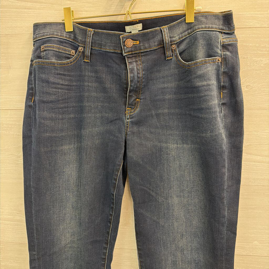 J Crew Dark Wash Straight Leg Jeans 33