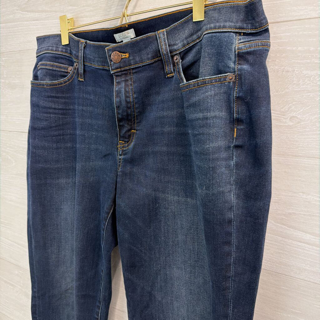 J Crew Dark Wash Straight Leg Jeans 33