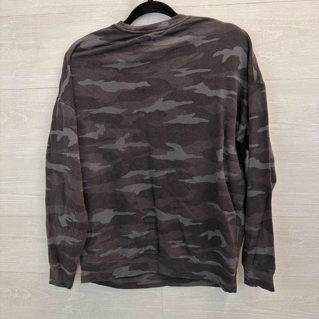 Athleta Grey Camo Print Long Sleeve Pullover Small