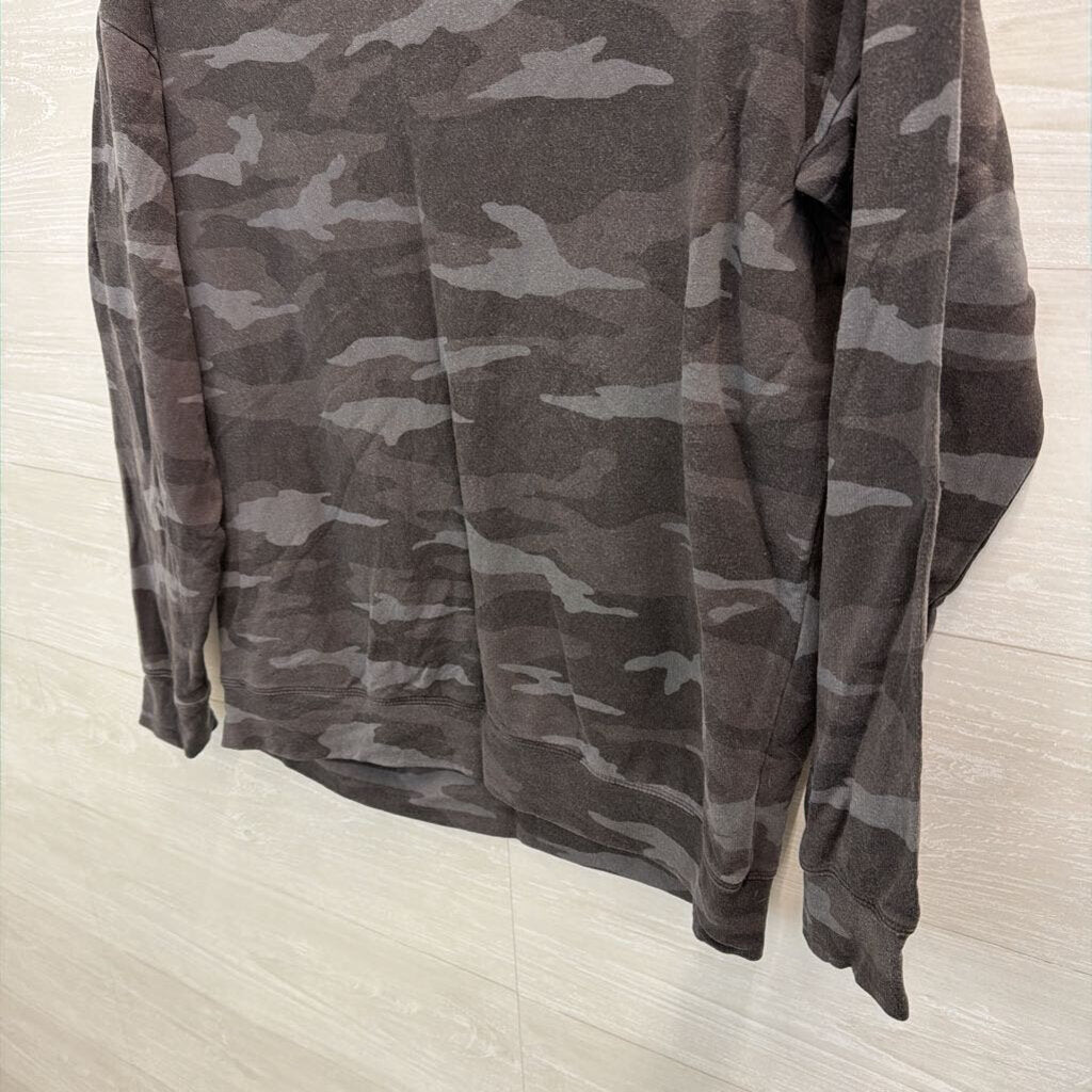Athleta Grey Camo Print Long Sleeve Pullover Small