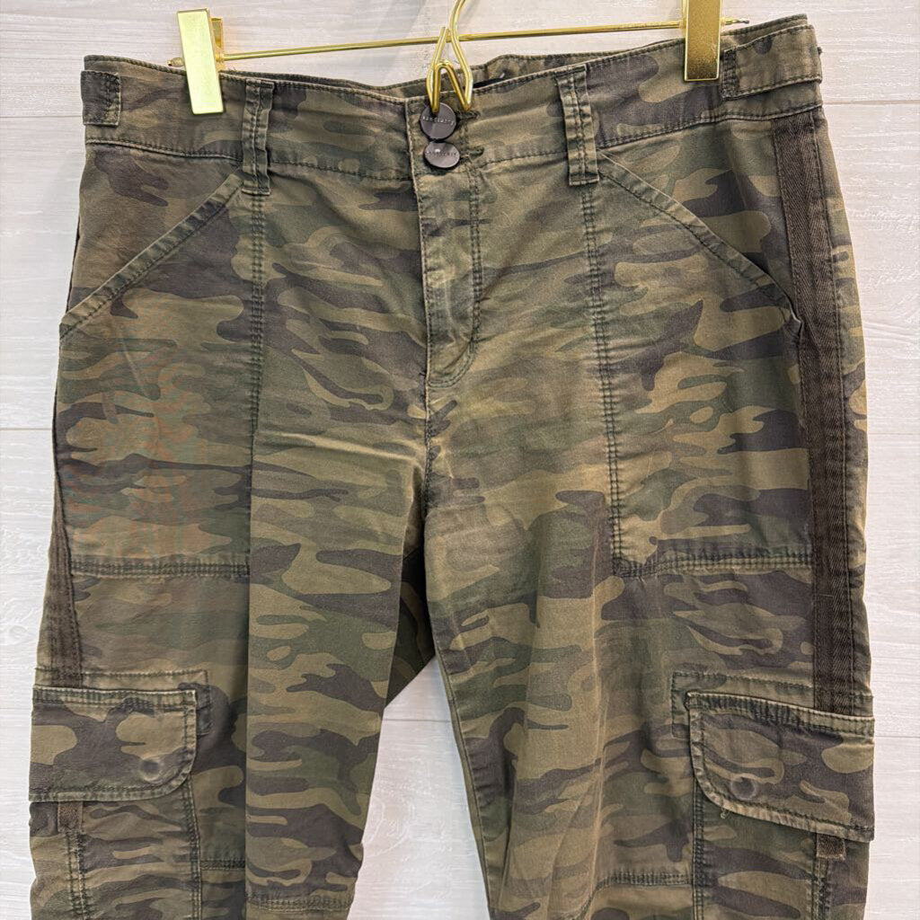 Sanctuary Green Camo Cargo Style Pants 28