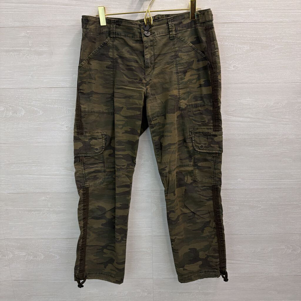 Sanctuary Green Camo Cargo Style Pants 28