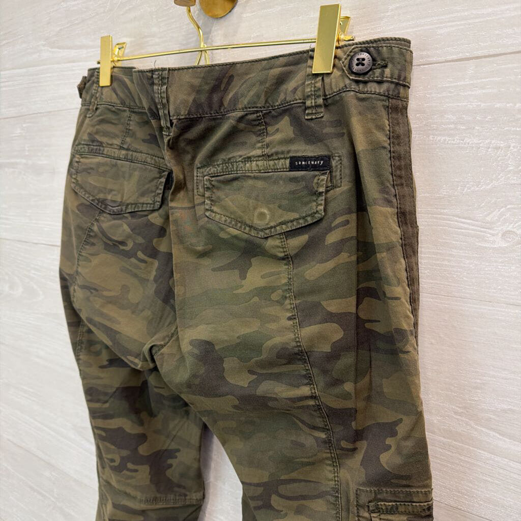 Sanctuary Green Camo Cargo Style Pants 28