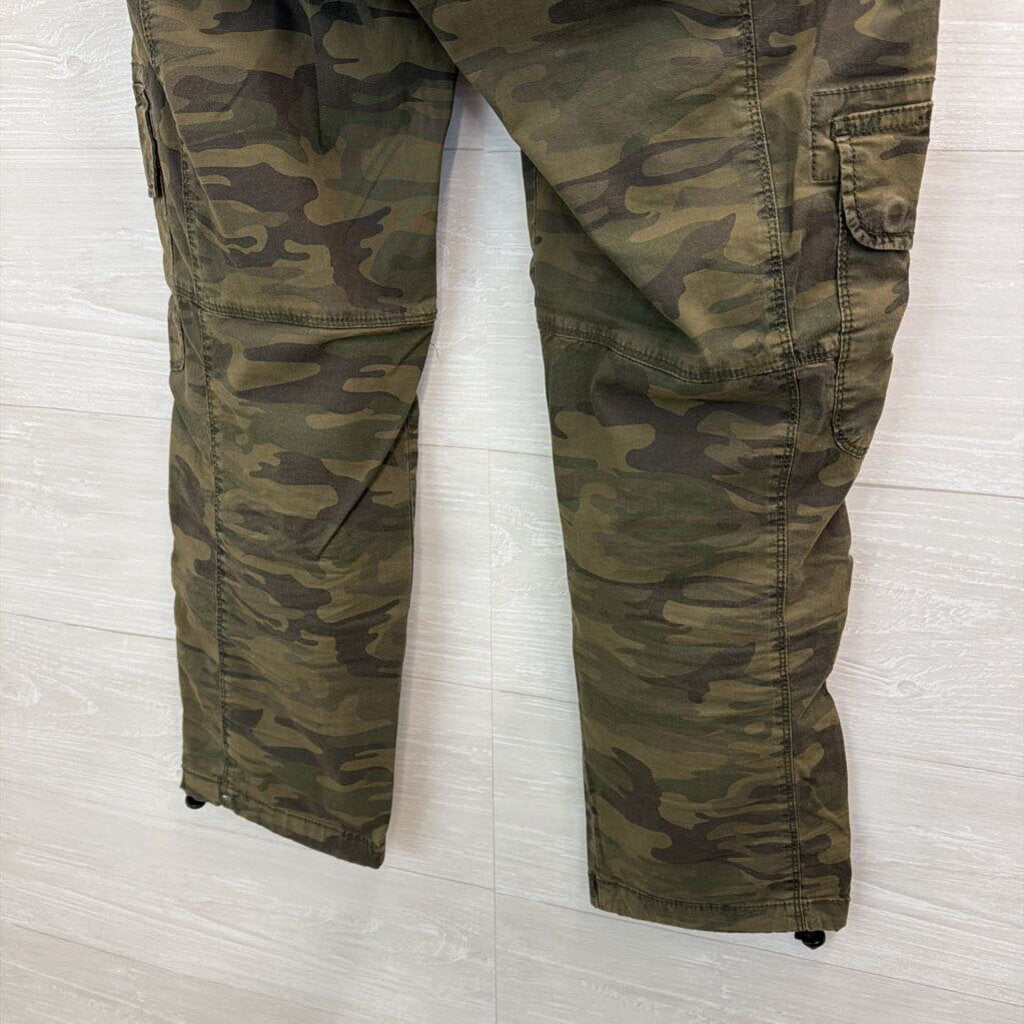 Sanctuary Green Camo Cargo Style Pants 28