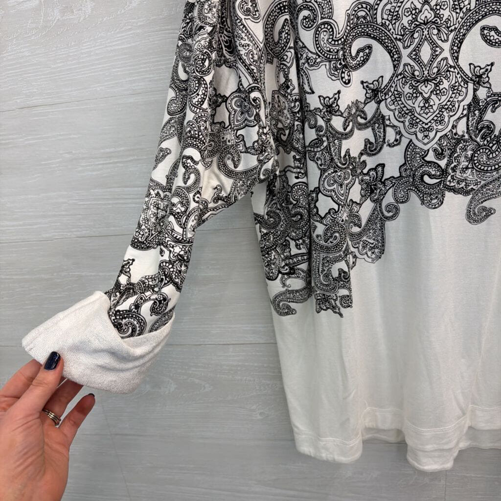Chicos White/ Black Print Long Sleeve Top 20/22