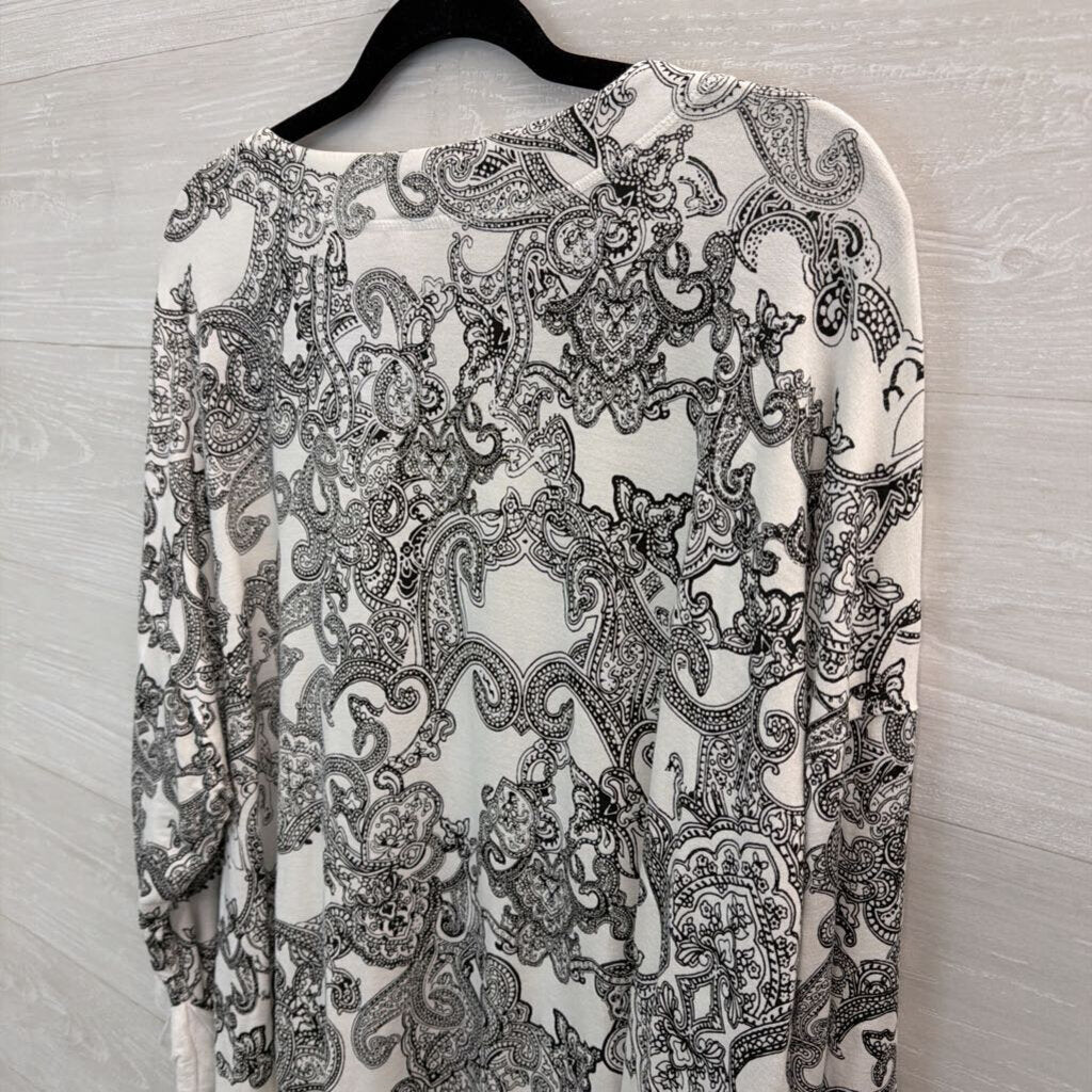 Chicos White/ Black Print Long Sleeve Top 20/22