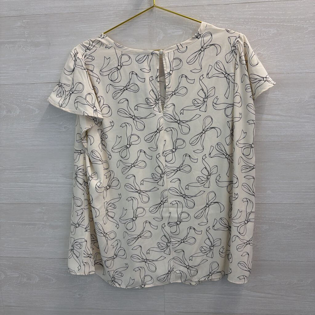 Torrid White/ Black Bow Print Short Sleeve Top 1