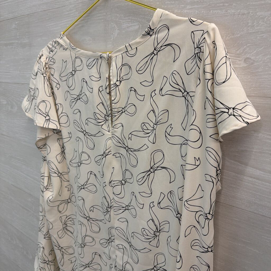 Torrid White/ Black Bow Print Short Sleeve Top 1