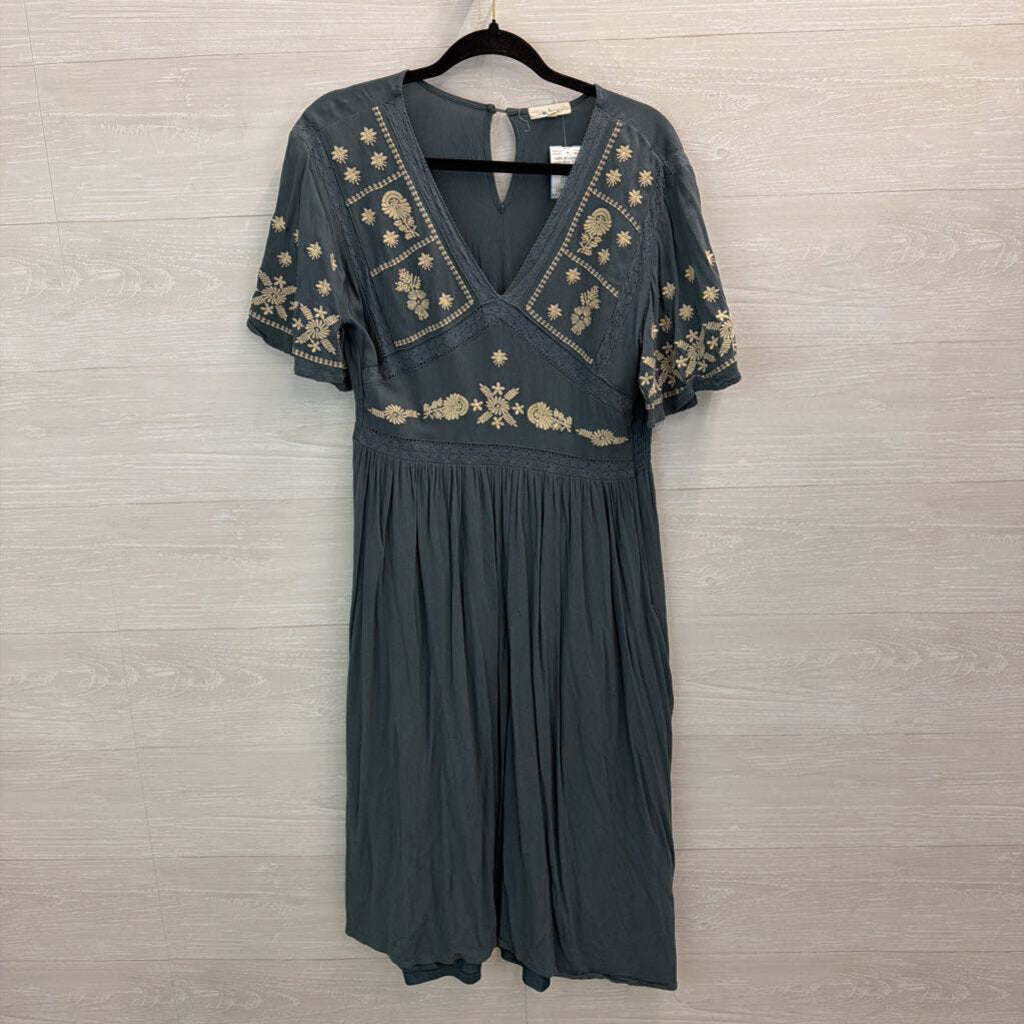 In Loom Blue/ Cream Embroidered Top Short Sleeve Midi Dress Large