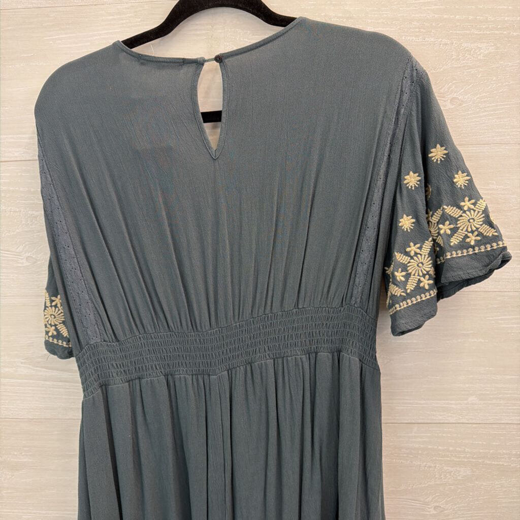 In Loom Blue/ Cream Embroidered Top Short Sleeve Midi Dress Large