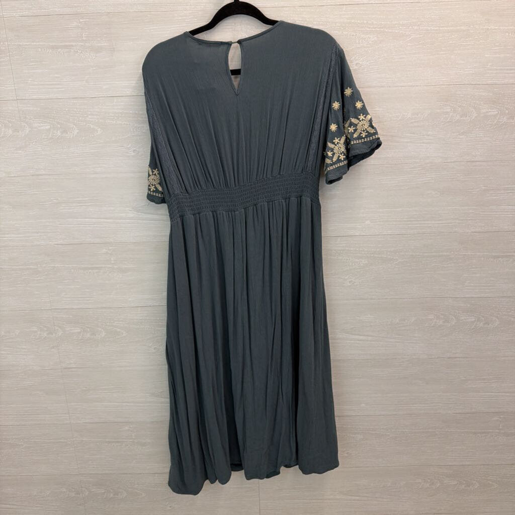 In Loom Blue/ Cream Embroidered Top Short Sleeve Midi Dress Large
