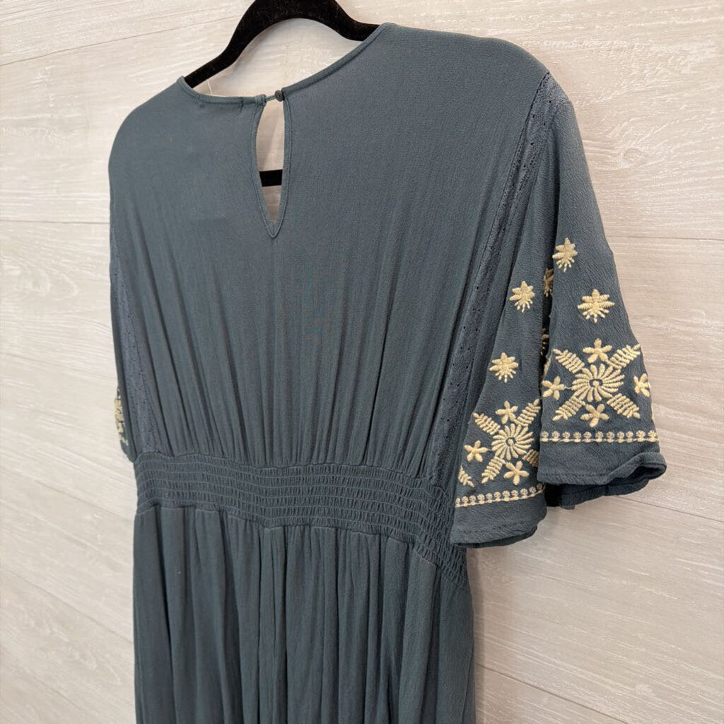 In Loom Blue/ Cream Embroidered Top Short Sleeve Midi Dress Large