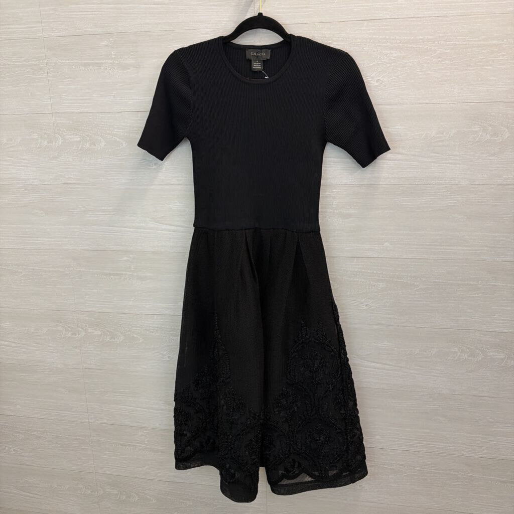 Gracia Black Short Sleeve Textured Midi Dress Small