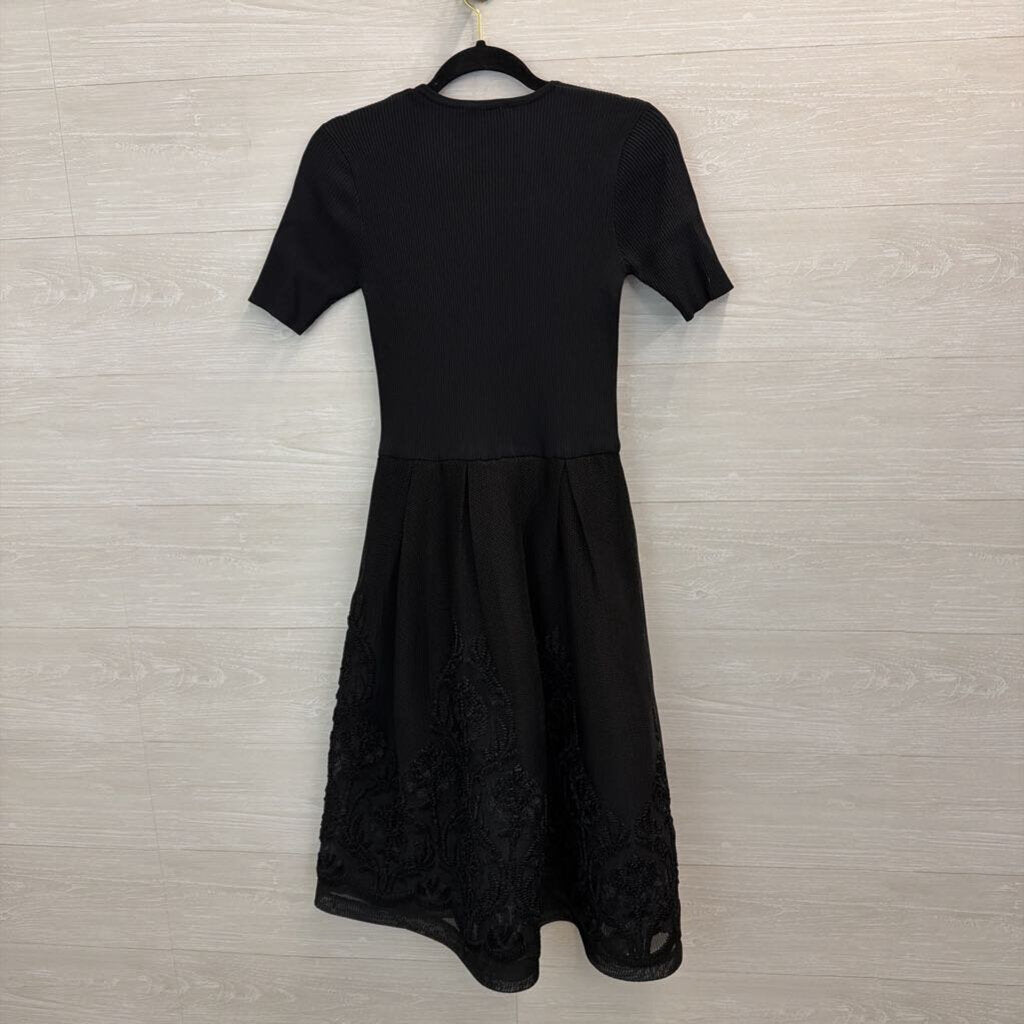 Gracia Black Short Sleeve Textured Midi Dress Small