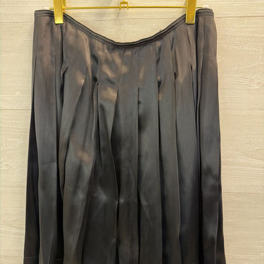 Marc Jacobs Black Silky Pleated Skirt 4