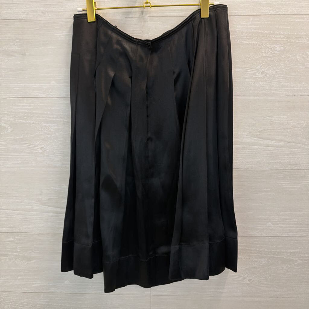Marc Jacobs Black Silky Pleated Skirt 4