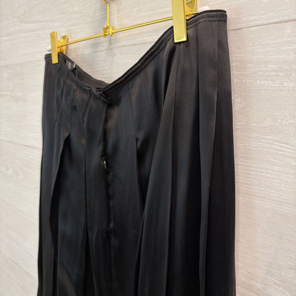Marc Jacobs Black Silky Pleated Skirt 4