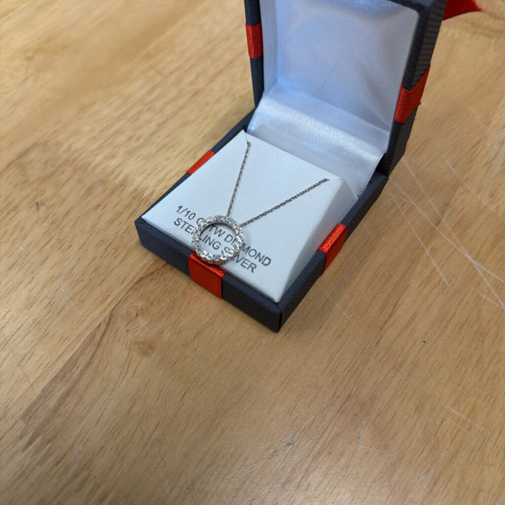 Sterling Silver 1/10 CTTW Diamond Circle Pendant Necklace