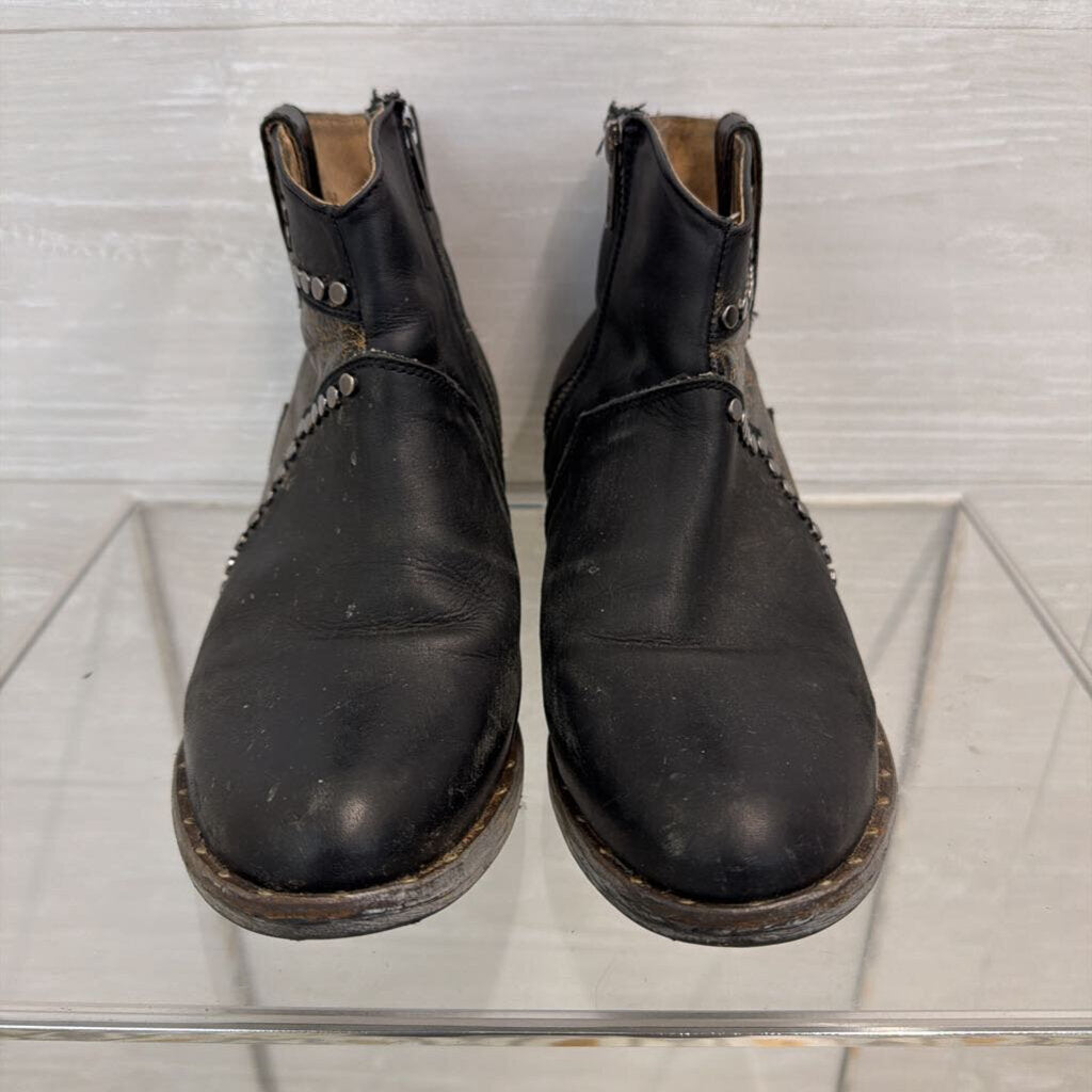 Circle G Black Leather Studded Star Inlay Ankle Boots 7.5