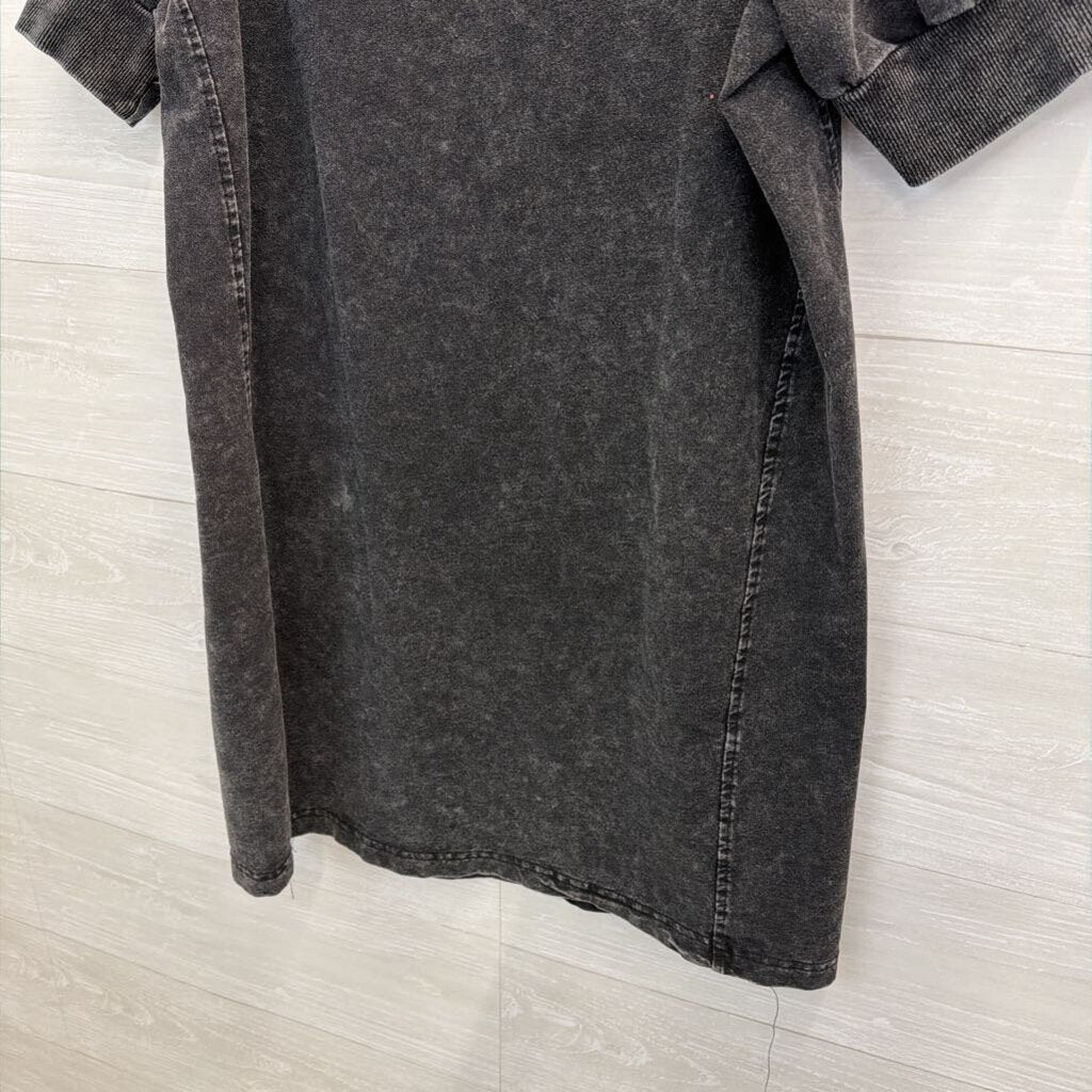 June and Delaney Grey Short Sleeve Sweatshirt Dress Large