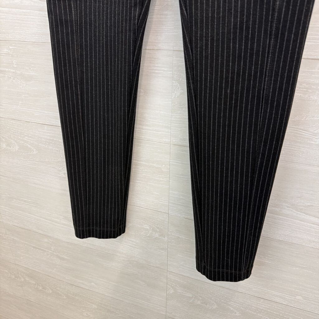 Karl Lagerfeld Black/ Grey Pin Stripe Front Zip Pockets Skinny Leg Pull On Pants Medium