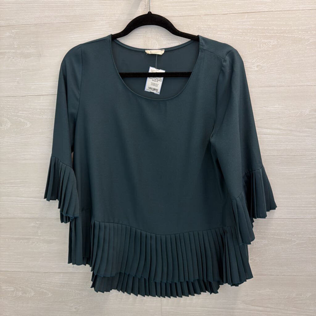 Les Amis Green Pleated Hem Long Sleeve Top Medium