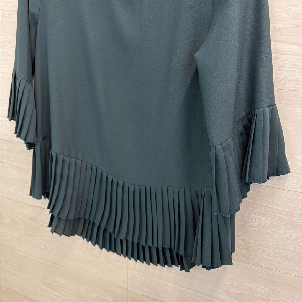 Les Amis Green Pleated Hem Long Sleeve Top Medium