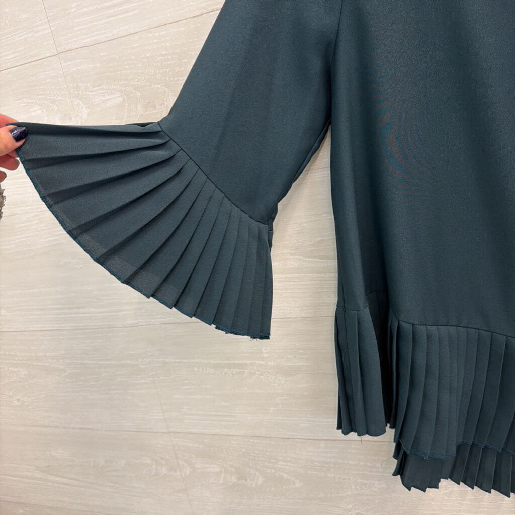 Les Amis Green Pleated Hem Long Sleeve Top Medium