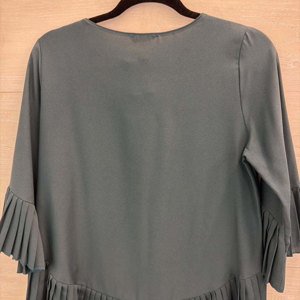 Les Amis Green Pleated Hem Long Sleeve Top Medium