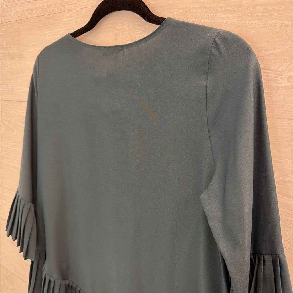 Les Amis Green Pleated Hem Long Sleeve Top Medium
