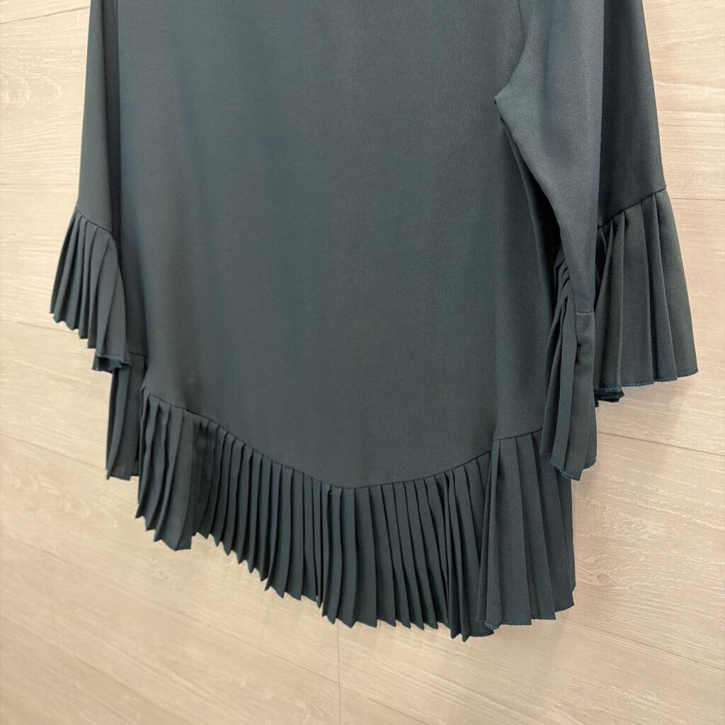 Les Amis Green Pleated Hem Long Sleeve Top Medium