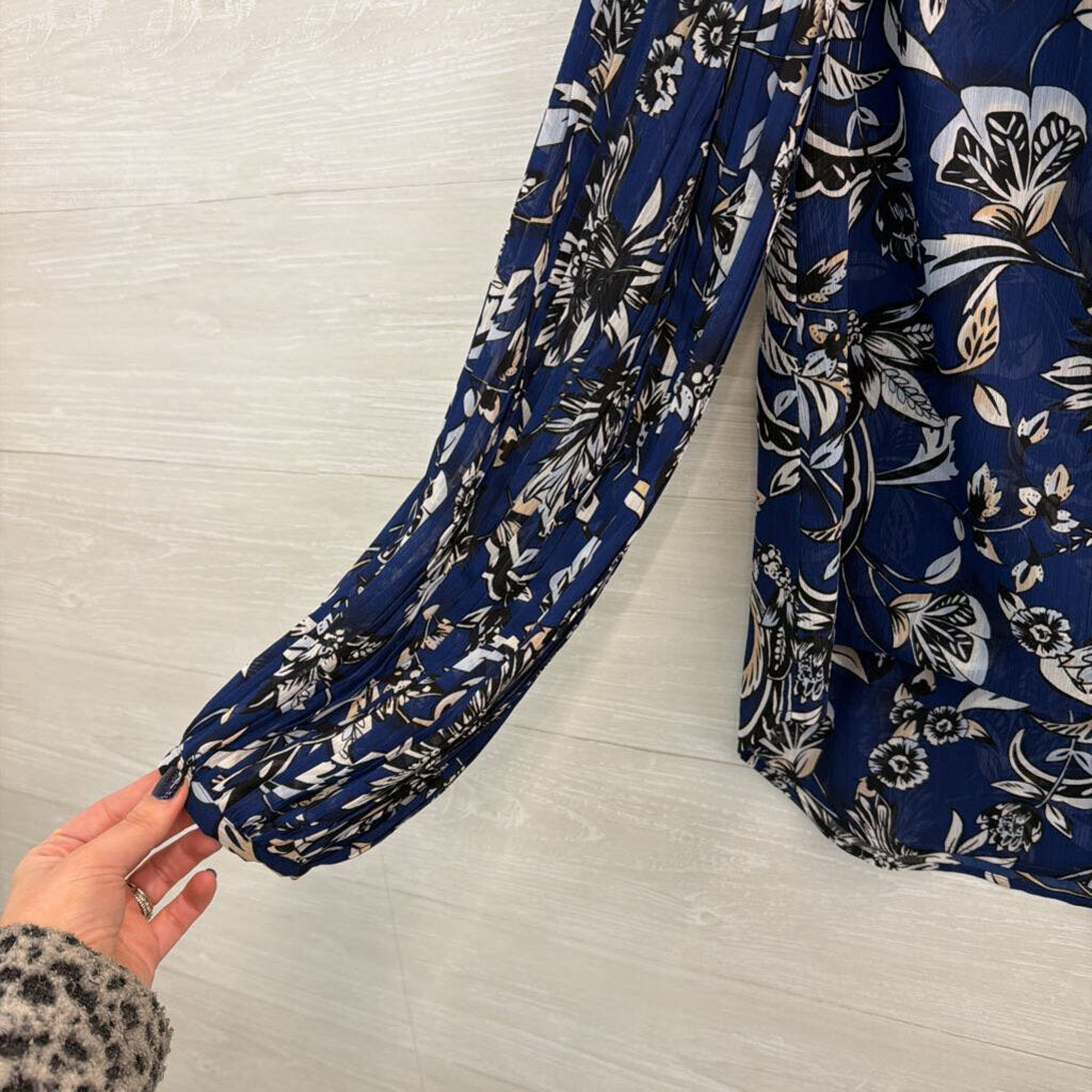 White House Black Market Blue/ White Print Long Sleeve Top 6