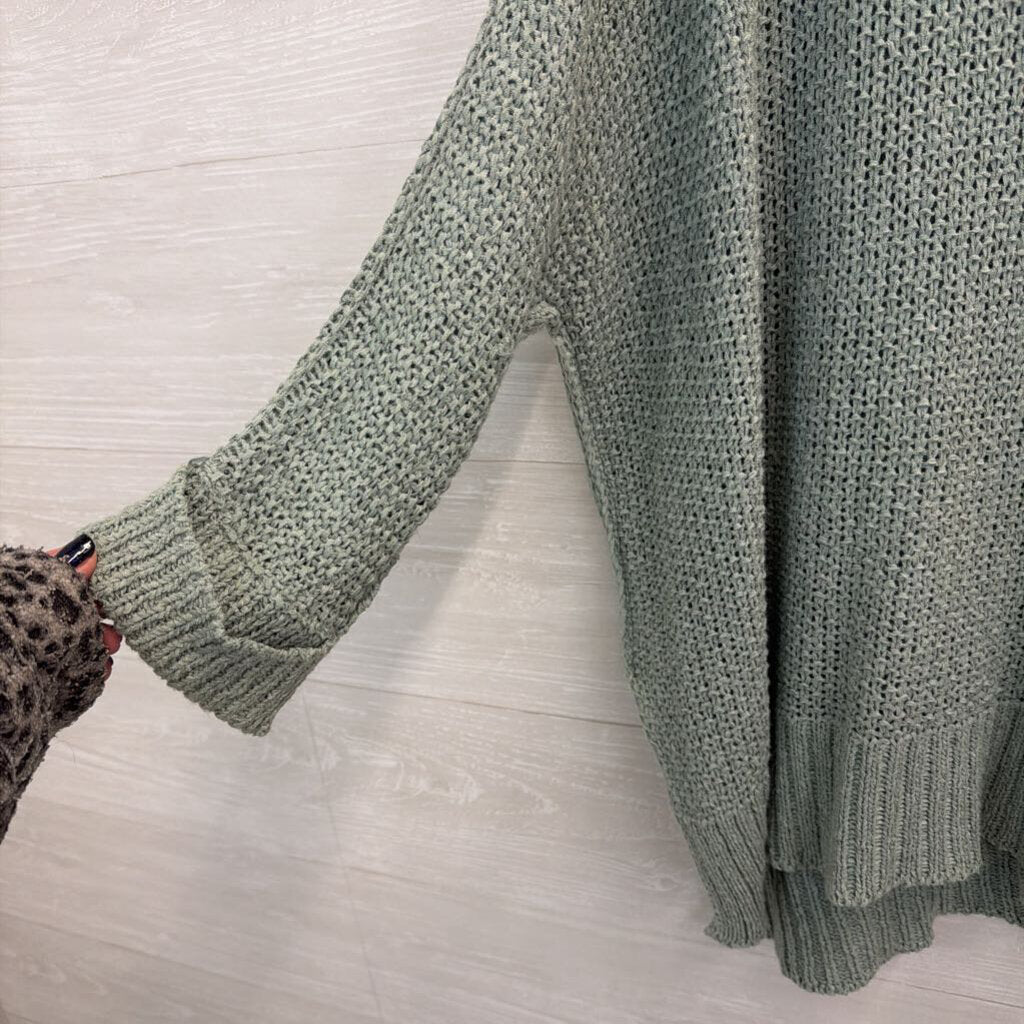 Wishlist Green Knit Long Sleeve Sweater Medium/ Large