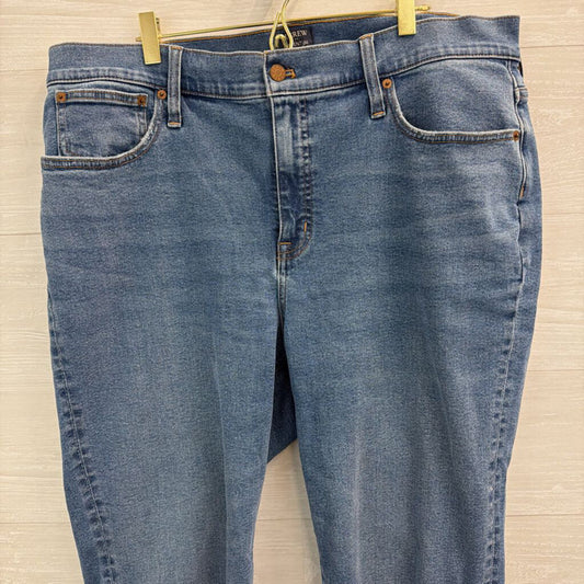 J Crew Medium Wash Essential Straight Jeans 34