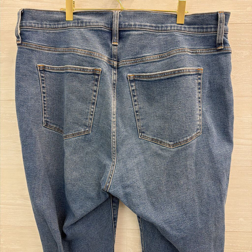 J Crew Medium Wash Essential Straight Jeans 34