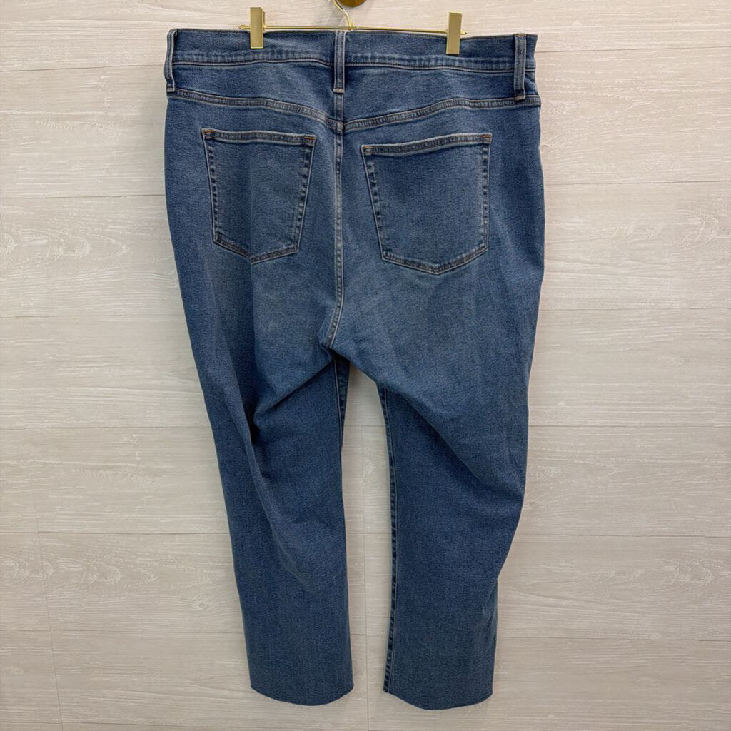 J Crew Medium Wash Essential Straight Jeans 34