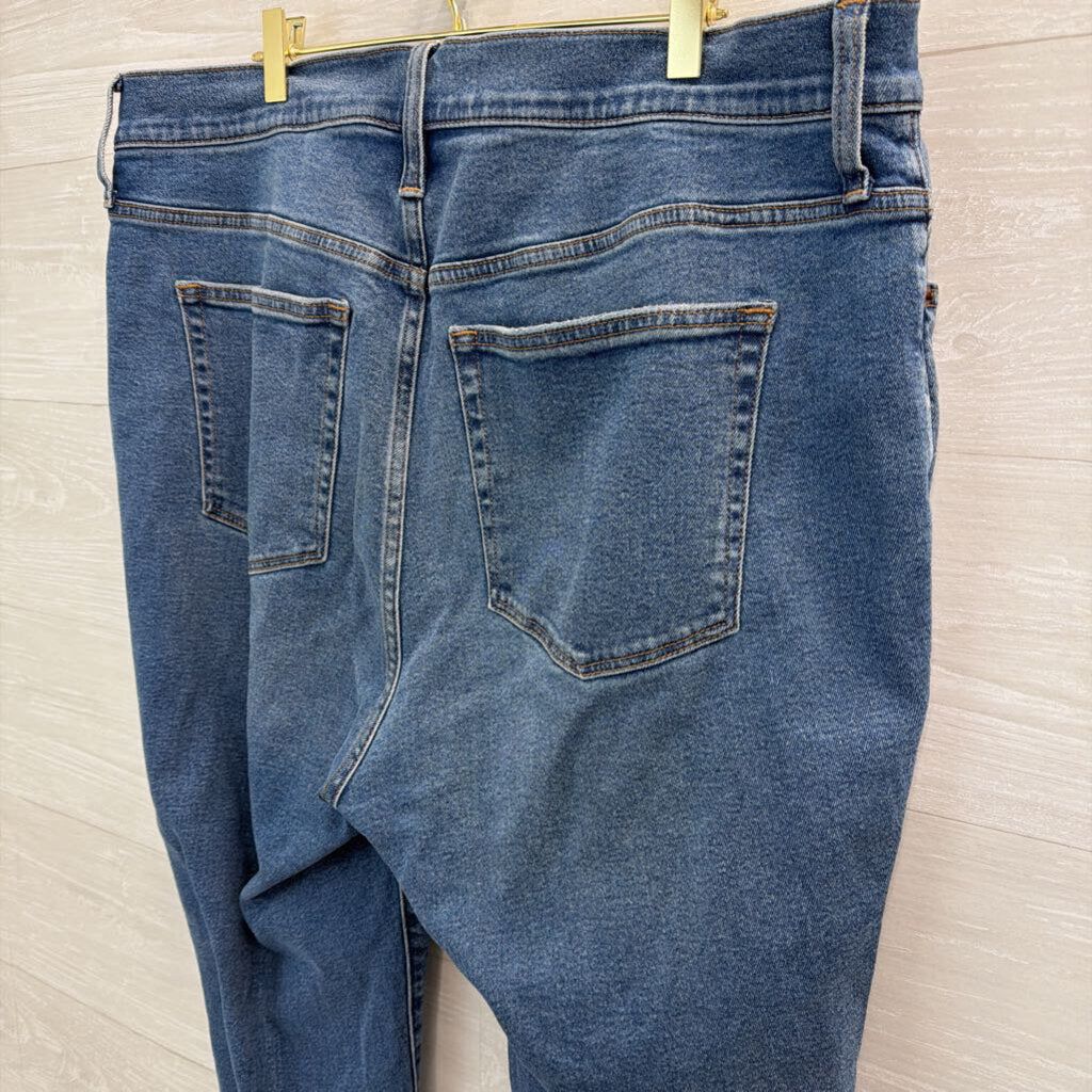 J Crew Medium Wash Essential Straight Jeans 34