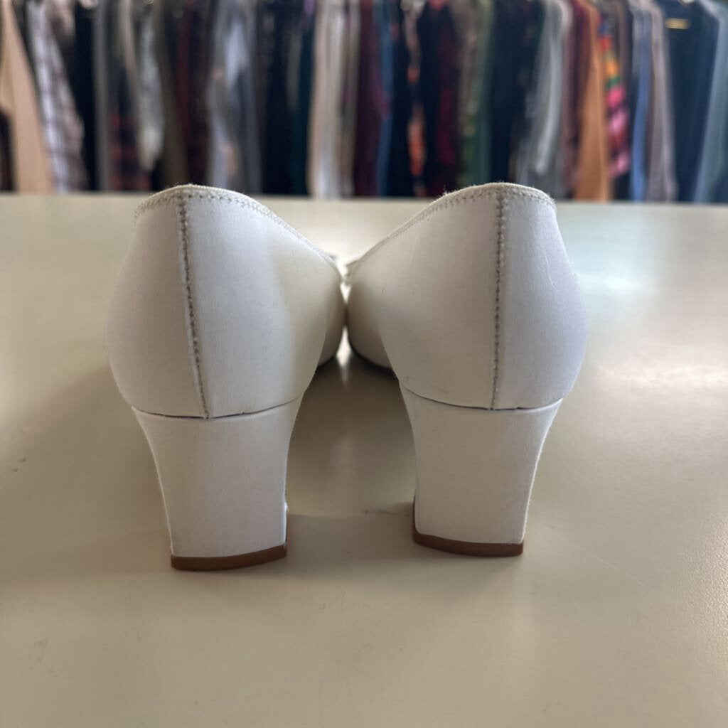 Vintage Dyeables White Bow Detail Heels 7